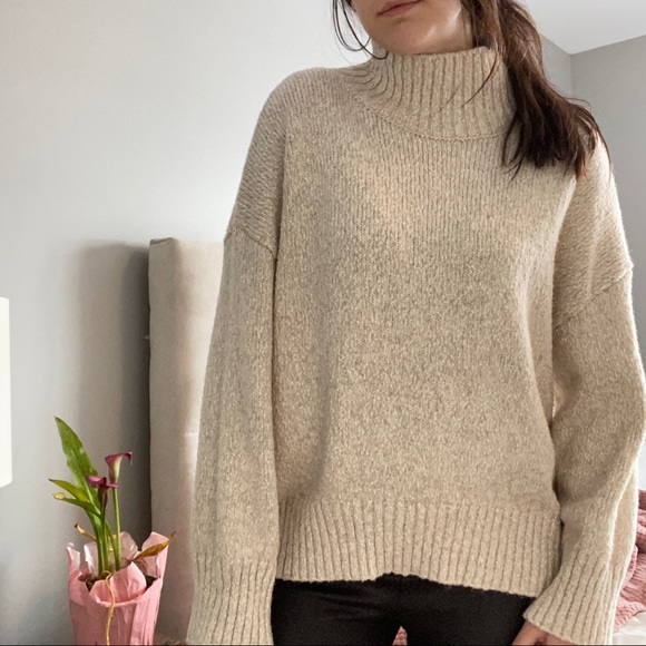 H&M Sweaters - H&M Oversized Sweater